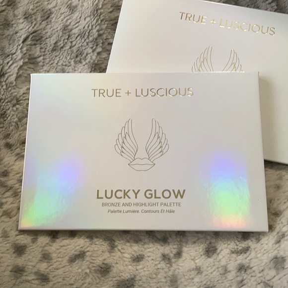 True and Luscious Lucky Glow Bronze and Highlight - Picture 5 of 8